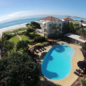 **** Resort Golden Riviera Absolute Beachfront Australia